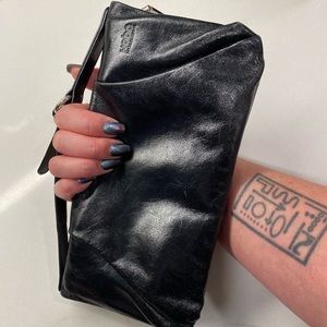 Hobo clutch/wallet in black